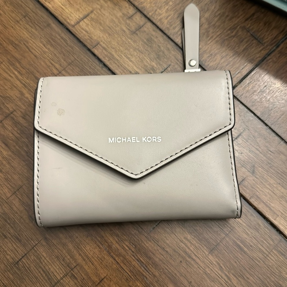 Michael kors wallet